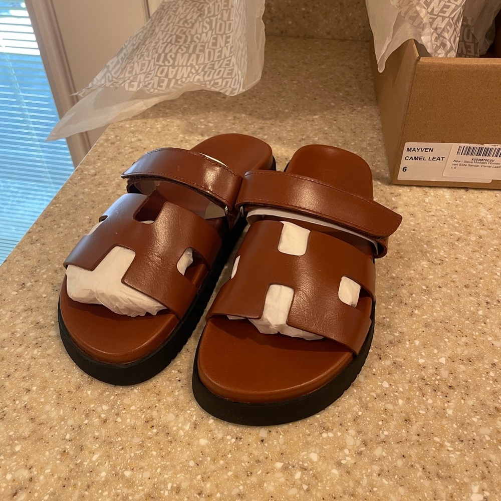 Never Worn Steve Madden - Mayven Camel Leather Sandals